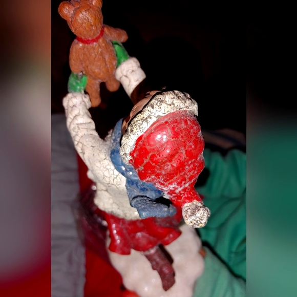 Santa with kids ceramic figures Christmas se VALUE $59.99t - Picture 7 of 8